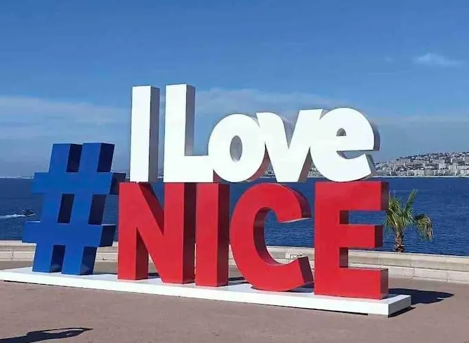 Nice Riviera Fabulous Seaside Apartment With 3 Bedrooms